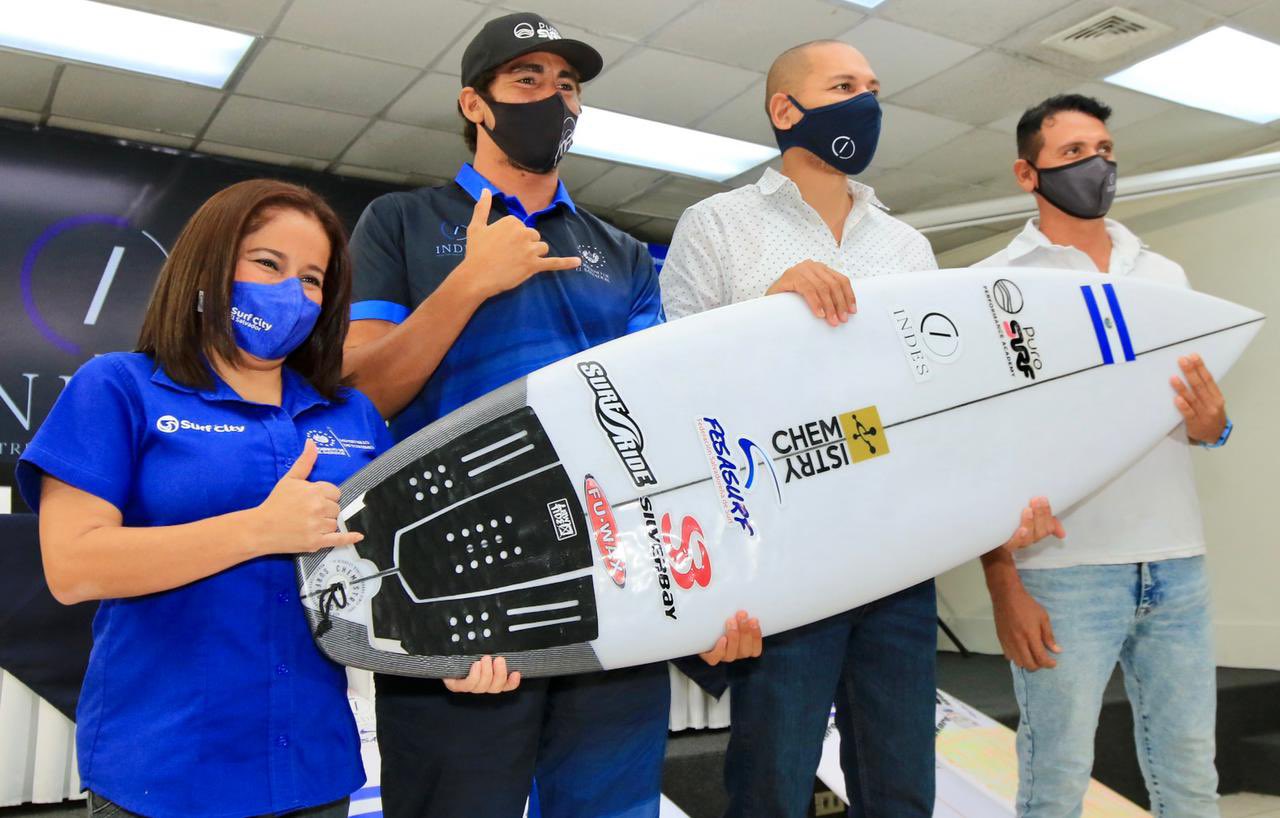 Gobierno entrega nuevas tablas de surf a delegación nacional que competirá en Mundial y Preolímpico de ese deporte gobierno-entrega-nuevas-tablas-de-surf-a-delegacion-nacional-que-competira-en-mundial-y-preolimpico-de-ese-deporte